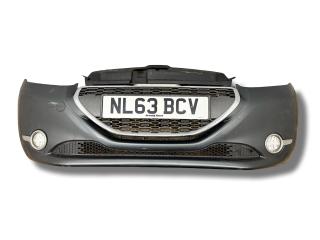 бампер передний Peugeot 208 1 поколение 2013, 1.4 л., HDi, 8HR (DV4C), дизель, 5МКПП, gris shark / ktp, хетчбэк 5 дв., передний привод, правый руль, 9672794477