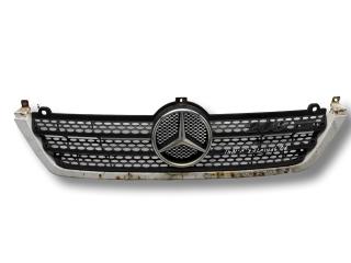 решетка радиатора Mercedes-Benz Sprinter 1 поколение (W901-905) [рестайлинг] W901 2004, 2.1 л., OM 611.987, дизель, 5МКПП, arktikweiss / 9147, микроавтобус, задний привод, правый руль, A9018800385