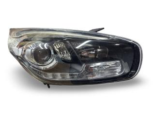 фара правая Kia Carens 3 поколение 2013, 1.7 л., CRDi, дизель, 6МКПП, black cherry / 9h, минивэн, передний привод, правый руль