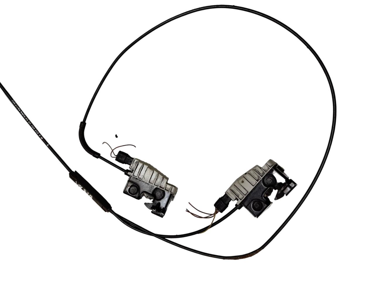 замок капота Mercedes-Benz E-Класс W212/S212/C207/A207 C207 2012, 2.1 л., CDi, OM 651.911, дизель, АКПП, obsidianschwarz / 197, купе, задний привод, правый руль, A2128800160, A2128210151, A2128210251 - фото №1