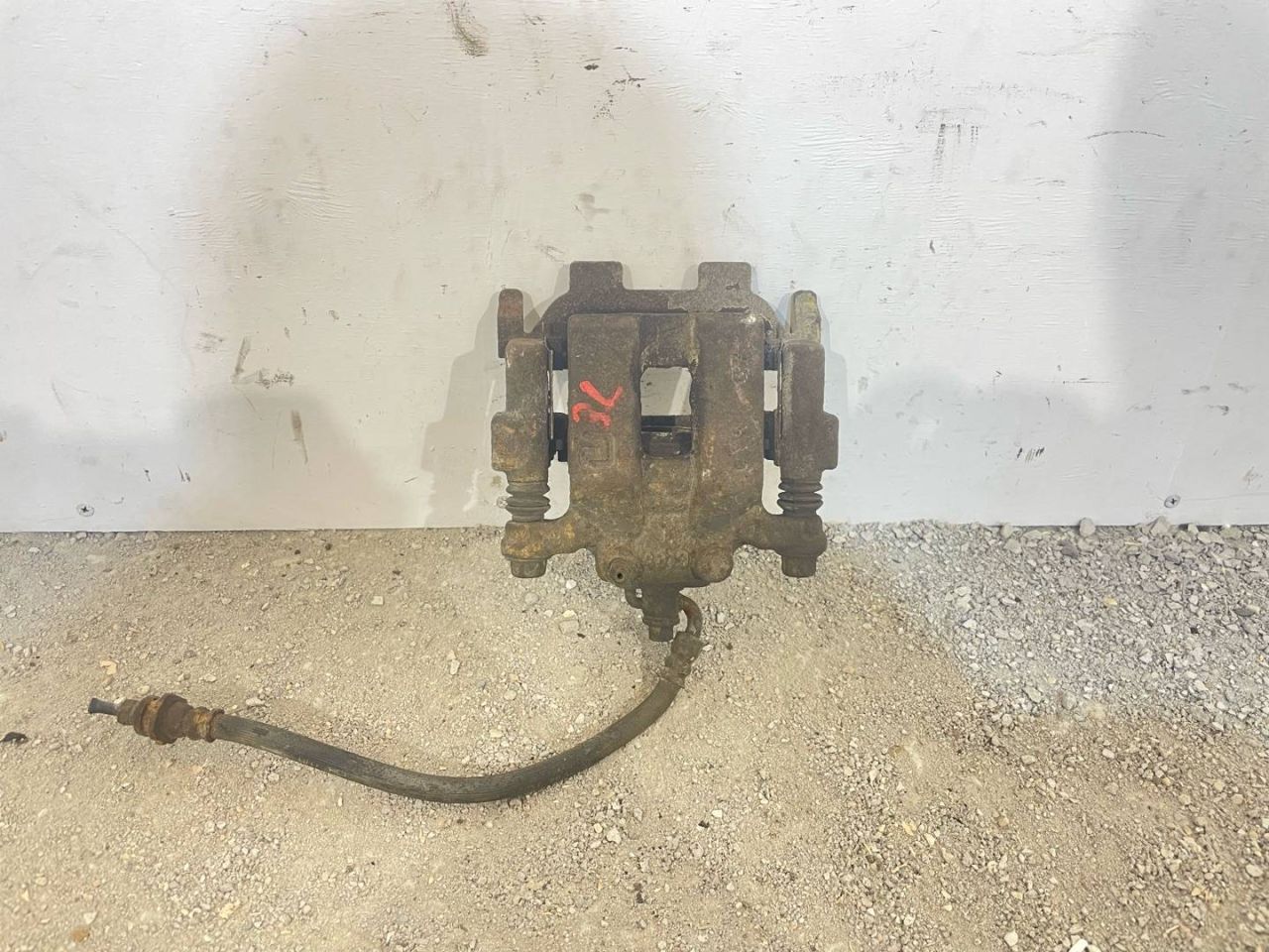 суппорт задний левый Nissan Murano Z51 2007, 3.5 л., i, VQ35DE, бензин, вариатор, dark blue / raa, внедорожник 5 дв., полный привод, 440111AA0A - фото №1