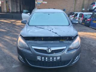 Opel Astra J