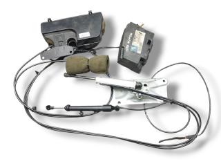 моторчик (насос) подъема крышки багажника (3-5 двери) Mercedes-Benz M-Класс W164 [рестайлинг] 2008, 3.0 л., CDi, OM 642.940, дизель, АКПП, iridiumsilber / 775, внедорожник 5 дв., полный привод, правый руль, A1648003048, A1645453047