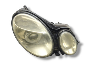 фара правая Mercedes-Benz E-Класс W211/S211 2004, 2.2 л., CDi, дизель, АКПП, brillantsilber / 744, седан, задний привод, правый руль, A2118201661