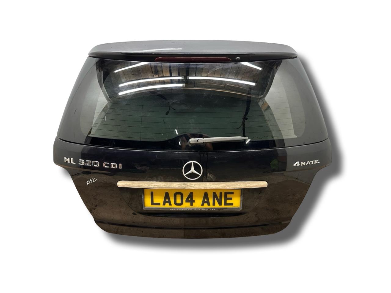 крышка багажника (дверь 3-5) Mercedes-Benz M-Класс W164 2007, 3.0 л., CDi, OM 642.940, дизель, АКПП, obsidianschwarz, внедорожник 5 дв., полный привод, правый руль - фото №1