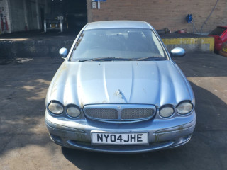Jaguar X-Type 1 поколение X400