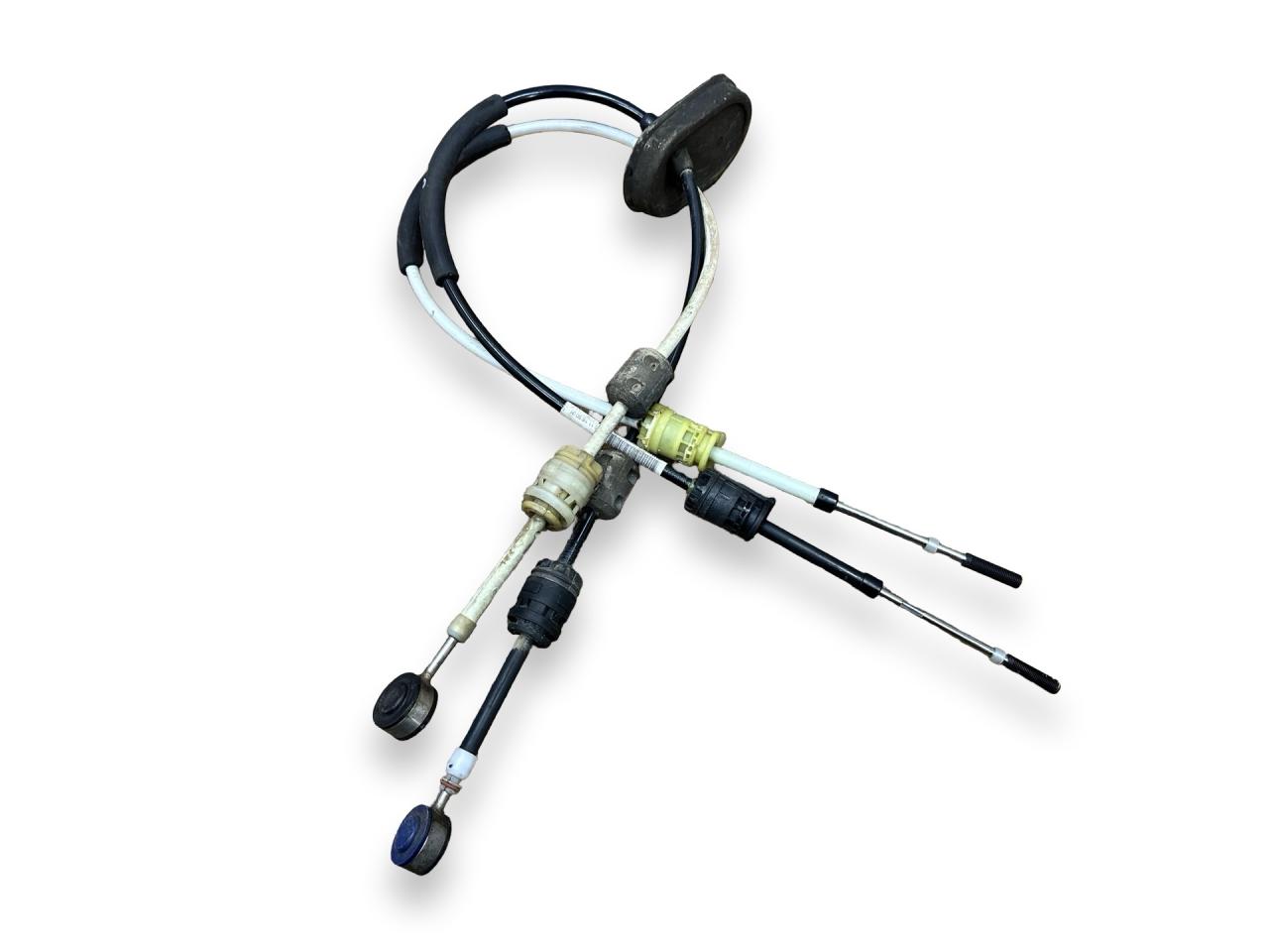 трос кулисы КПП Opel Insignia 1 поколение (A) 2011, 2.0 л., CDTi, A 20 DTH, дизель, 6МКПП, silbersee / 179, лифтбэк, передний привод, правый руль - фото №1