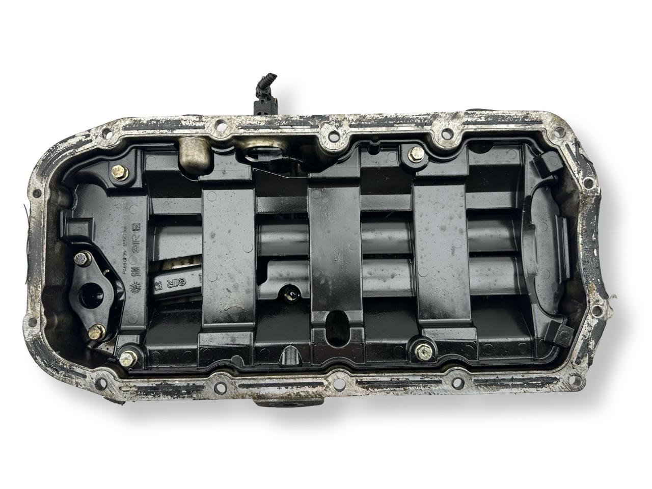 масляный поддон Opel Insignia 1 поколение (A) 2010, 2.0 л., CDTi, A 20 DTJ, дизель, 6МКПП, graphitschwarz, универсал, передний привод, правый руль, 55575128 - фото №1