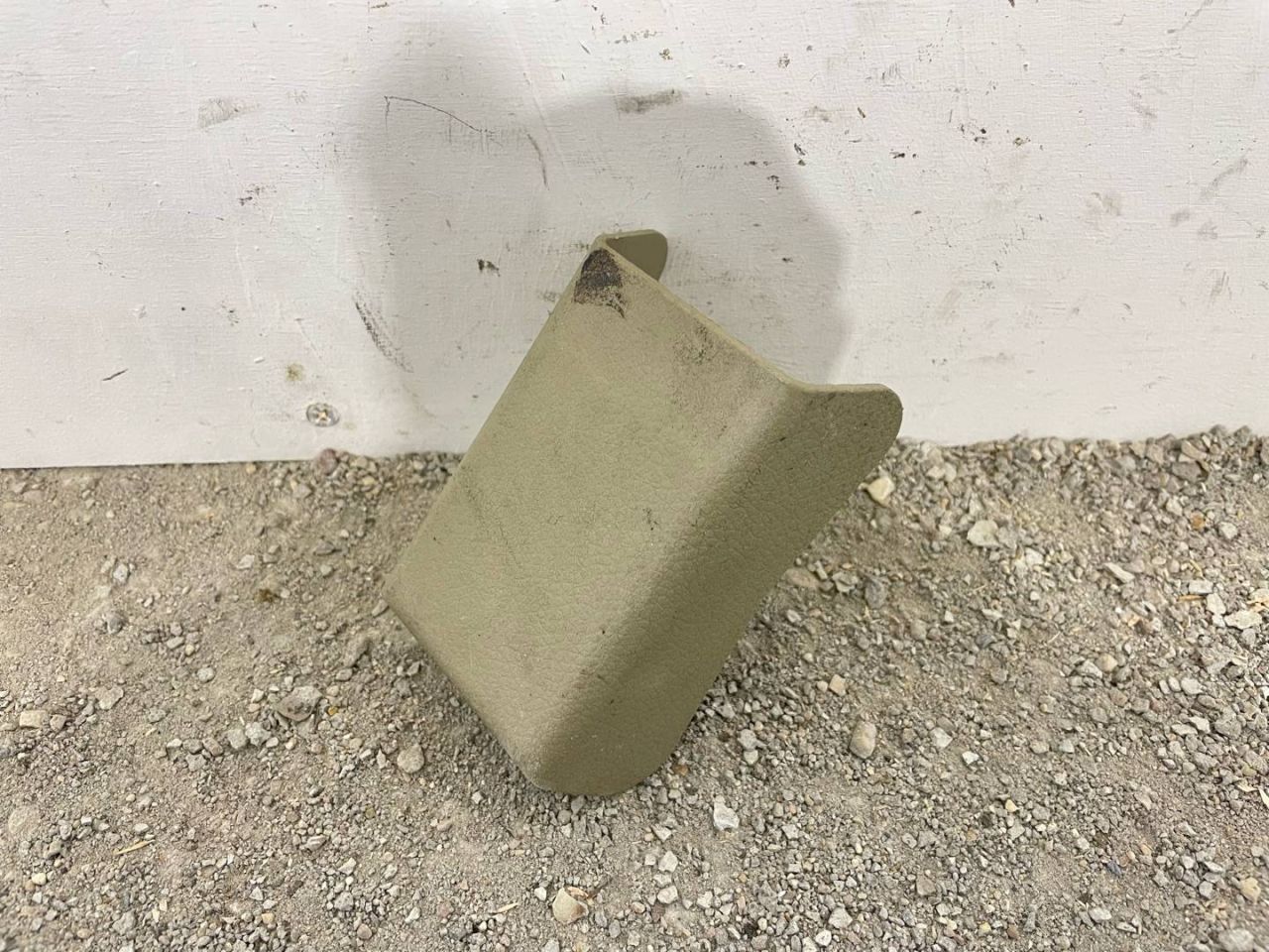 крышка петли сиденья Nissan Murano Z51 2007, 3.5 л., i, VQ35DE, бензин, вариатор, dark blue / raa, внедорожник 5 дв., полный привод, 882201AA0A - фото №1