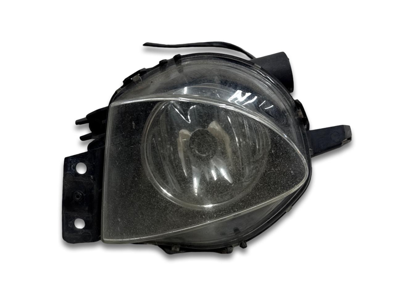 фара противотуманная левая BMW 3 серия E90/E91/E92/E93 E90 2005, 2.0 л., D, M47N 204 D4, дизель, 6МКПП, sparkling graphit / a22, седан, задний привод, правый руль, 6948373 - фото №1