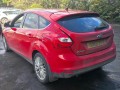 накладка двери (крышки) багажника Ford Focus 3 поколение 2012, 1.0 л., Ti, M1DA, бензин, 6МКПП, colorado red / cb, хетчбэк 5 дв., передний привод, правый руль, BM51-A43404-AEW - фото №8