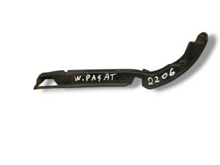 Крепление бампера переднего Volkswagen Passat B6 2008, 2.0 л., TDi PD, BKP, дизель, 6МКПП, reflex silver / la7w, универсал, передний привод, правый руль, 3C0807177