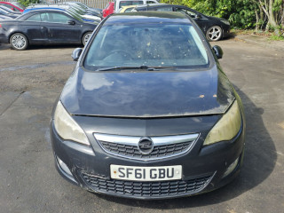 Opel Astra J