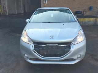 Peugeot 208 1 поколение
