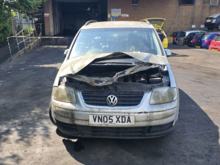 Volkswagen Touran 1 поколение