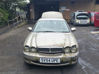 Jaguar X-Type 1 поколение X400
