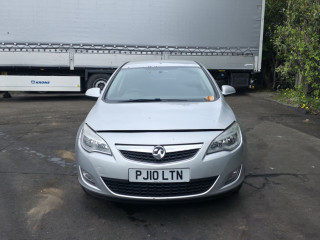 Opel Astra J