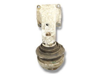 подушка крепления двигателя Mercedes-Benz CLK-Класс W208/A208 [рестайлинг] A208 2001, 2.3 л., Kompr, M 111.982, бензин, АКПП, mineralgruen / 814, кабриолет, задний привод, правый руль, A2022402617, A2032400417