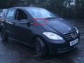 молдинг капота Mercedes-Benz A-Класс W169 [рестайлинг] 2011, 1.5 л., i, M 266.920, бензин, 5МКПП, kosmosschwarz / 191, хетчбэк 5 дв., передний привод, правый руль, A1698300075 - фото №4