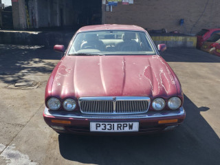 Jaguar XJ 2 поколение [рестайлинг] X300