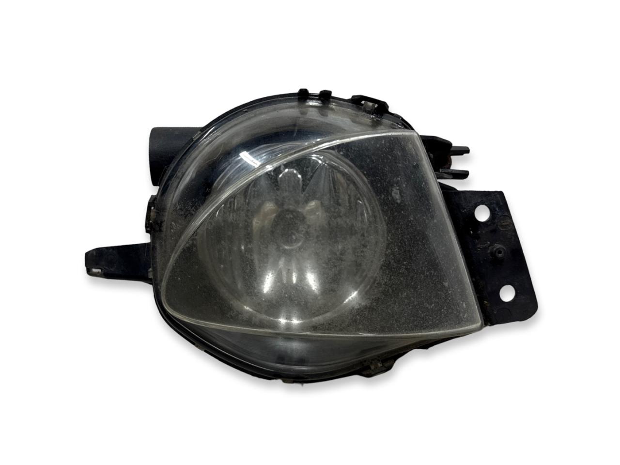 фара противотуманная правая BMW 3 серия E90/E91/E92/E93 E90 2005, 2.0 л., D, M47N 204 D4, дизель, 6МКПП, sparkling graphit / a22, седан, задний привод, правый руль, 6948374 - фото №1