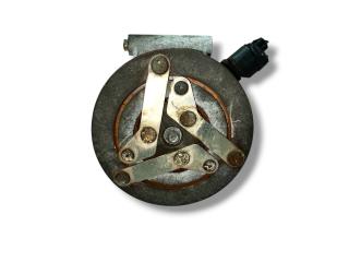 компрессор кондиционера Ford Focus 3 поколение 2011, 1.6 л., Ti, JTDA, бензин, 6МКПП, frozen white / 5b, хетчбэк 5 дв., передний привод, правый руль, AV61-9D629-CB