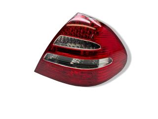 фонарь задний правый Mercedes-Benz E-Класс W211/S211 2005, 3.0 л., CDi, OM 642.920, дизель, АКПП, iridiumsilber / 775, седан, задний привод, правый руль, A2118200664