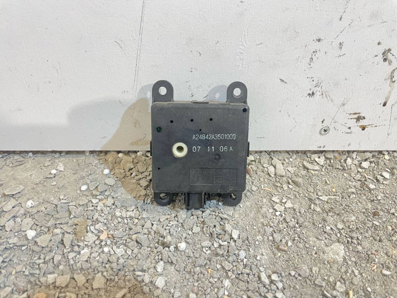 моторчик заслонки печки Nissan Murano Z51 2007, 3.5 л., i, VQ35DE, бензин, вариатор, dark blue / raa, внедорожник 5 дв., полный привод, A24842A3501000 - фото №1