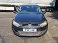 решетка радиатора Volkswagen Polo 5 поколение 2011, 1.2 л., i, CGPB, бензин, 5МКПП, хетчбэк 5 дв., передний привод, правый руль, 6Q0853653B - фото №3