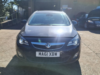 Opel Astra J