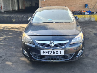 Opel Astra J
