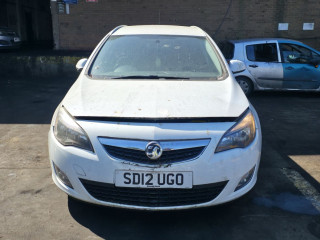 Opel Astra J