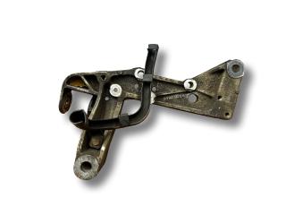 кронштейн (крепление) Audi A3 8P [рестайлинг] 2004, 2.0 л., TDi PD, BKD, дизель, 6МКПП, liquidblau / ly5j, хетчбэк 5 дв., передний привод, правый руль, 1K0199295E