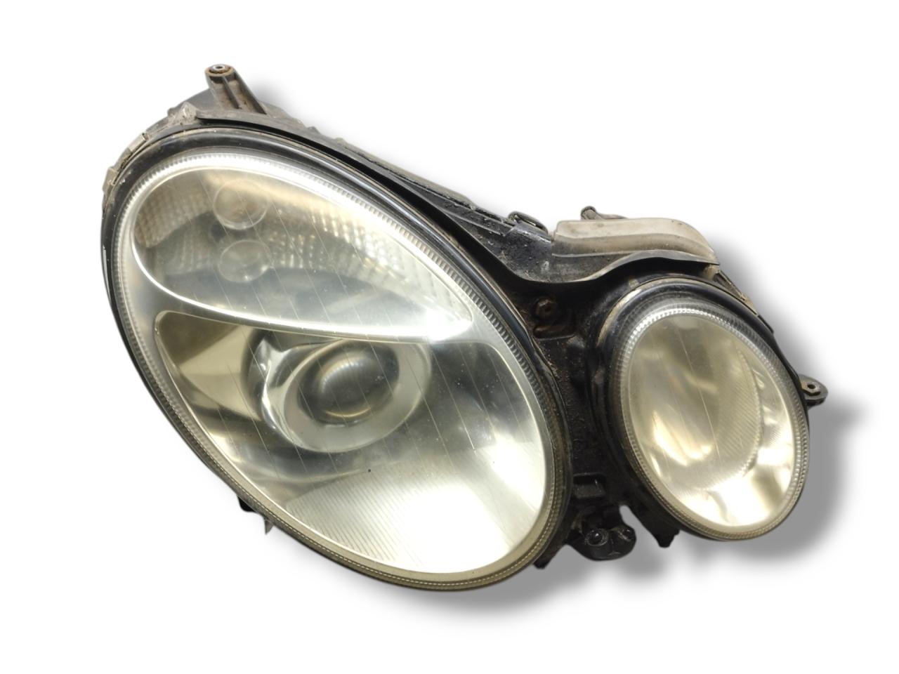 фара правая Mercedes-Benz E-Класс W211/S211 2005, 3.2 л., CDi, OM 648.961, дизель, АКПП, brillantsilber / 744, седан, задний привод, правый руль, A2118201661 - фото №1