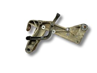 кронштейн (крепление) Audi A3 8P [2-й рестайлинг] 2009, 2.0 л., TDi, CBBB, дизель, 6МКПП, misanorot / lz3m, хетчбэк 5 дв., полный привод, правый руль, 1K0199295E