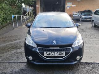Peugeot 208 1 поколение