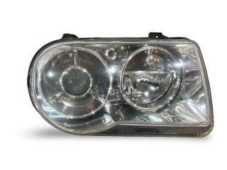 фара правая Chrysler 300C 1 поколение 2007, 3.0 л., CRD, EXL, дизель, АКПП, bright silver / ps2, седан, задний привод, правый руль, 04806166AE