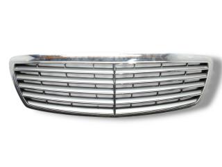 решетка радиатора Mercedes-Benz E-Класс W211/S211 2003, 2.1 л., CDi, OM 646.961, дизель, 6МКПП, teallitblau / 353, седан, задний привод, правый руль, A2118800583, A2118800383