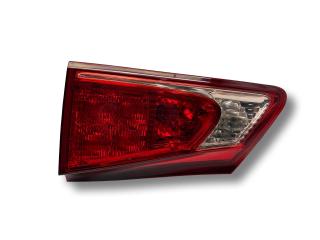 фонарь крышки багажника левый Lexus IS 2 поколение [2-й рестайлинг] 2011, 2.2 л., D-4D, 2AD-FTV, дизель, 6МКПП, premium white / 	077, седан, задний привод, правый руль, 81591-53120