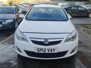 Opel Astra J