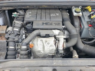 двигатель Peugeot 308 T7 2009, 1.6 л., HDi, 9HX (DV6ATED4), дизель, 5МКПП, gris thorium / kth, хетчбэк 5 дв., передний привод, правый руль, DV6ATED4, 9HX