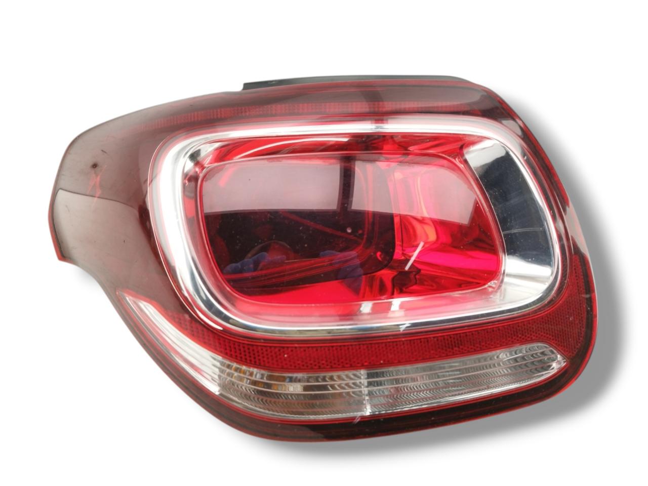 фонарь задний левый Citroen DS3 1 поколение 2013, 1.6 л., HDi, 9HP (DV6DTED), дизель, 5МКПП, gris shark / ktp, хетчбэк 3 дв., передний привод, правый руль - фото №1