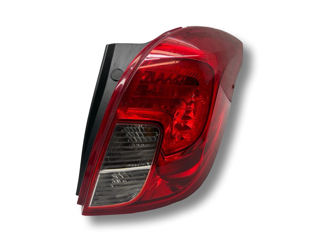 фонарь задний правый Opel Mokka 1 поколение 2014, 1.7 л., CDTi, A 17 DTS, дизель, 6МКПП, graphitschwarz / gar, внедорожник 5 дв., передний привод, правый руль - фото №1