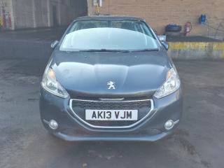 Peugeot 208 1 поколение