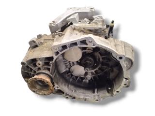 КПП механическая (МКПП) Volkswagen Golf 7 поколение 2014, 2.0 л., TDi, CUNA, дизель, 6МКПП, белый, хетчбэк 5 дв., передний привод, правый руль, 02Q301107, PDT