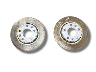 диск тормозной передний Renault Megane 3 поколение [2-й рестайлинг] 2015, 1.5 л., DCi, K9K 636, дизель, 6МКПП, bleu majorelle / terpb, хетчбэк 5 дв., передний привод, правый руль, 402067902R