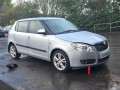 решётка бампера боковая правая Skoda Fabia 2 поколение (5J) 2008, 1.6 л., i, BTS, бензин, 5МКПП, reflex silver / la7w, хетчбэк 5 дв., передний привод, правый руль, 5J0853666 - фото №3