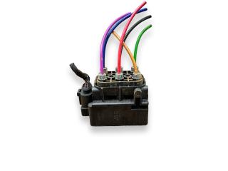 блок клапанов пневмоподвески Audi A6 Allroad Quattro C6 2006, 2.7 л., TDi, BPP, дизель, АКПП, silbersee / ly7w, универсал, полный привод, правый руль, 4F0616013