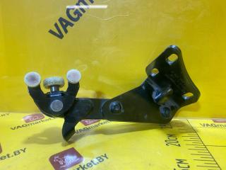 ролик двери сдвижной Volkswagen Caddy 4 поколение 2018, 2.0 л., дизель, 2K0843398B