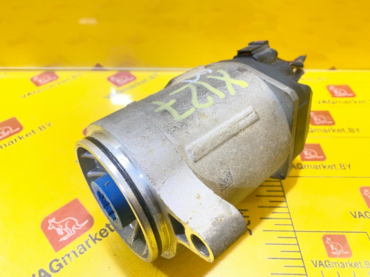 серводвигатель (моторчик) рулевой рейки Skoda Octavia 3 поколение (A7) 2016, 1.8 л., бензин, 5Q0909144S - фото №1
